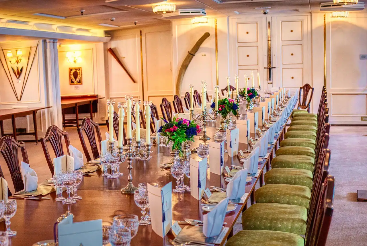 Jak rycerze organizowali uczty i bankiety w średniowieczu?