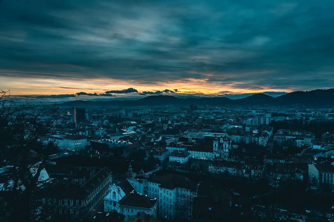 Które austriackie miasto znane jest z akademii muzycznych?