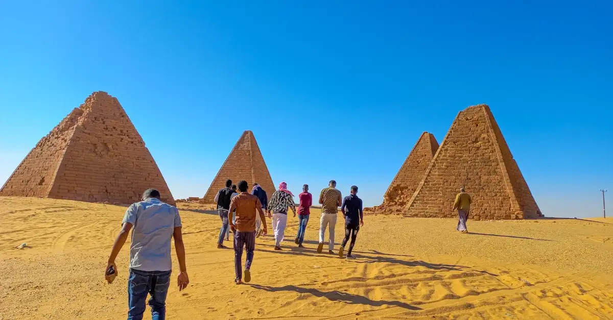 Który region Sudanu słynie z piramid?