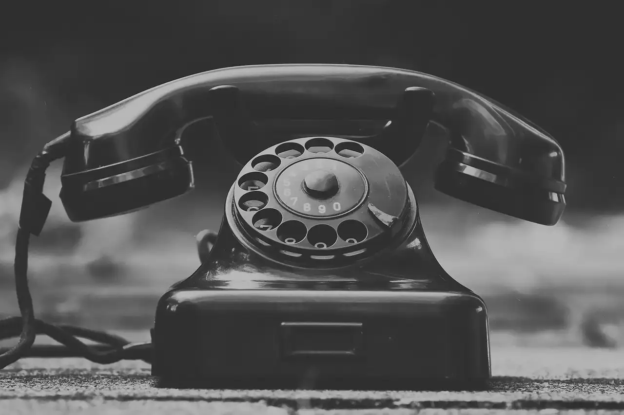 Jakie było pierwsze przesłanie przez telefon w historii?