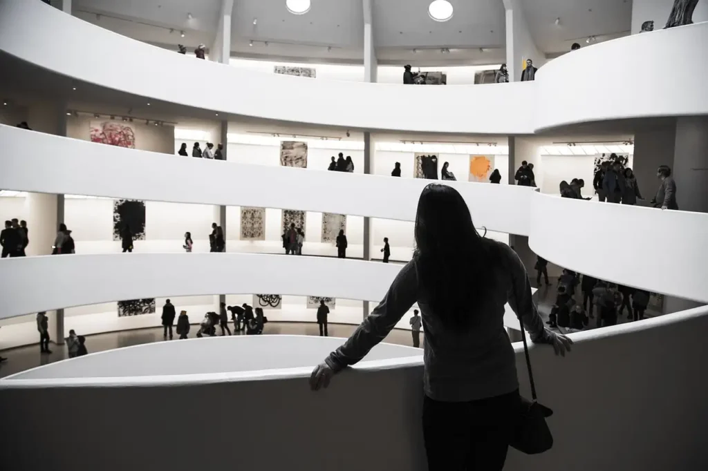 Jakie jest ikoniczne muzeum sztuki nowoczesnej w NY?