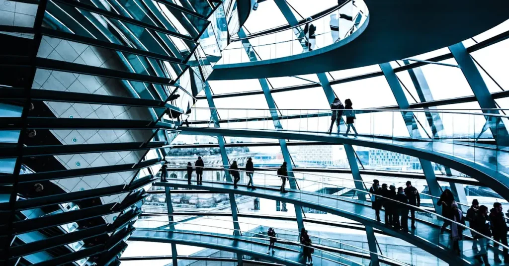 Dlaczego kopuła Reichstagu symbolizuje przejrzystość?