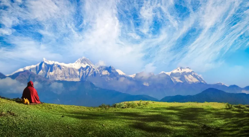 Jakie miasto w Nepalu znajduje się u stóp Himalajów?