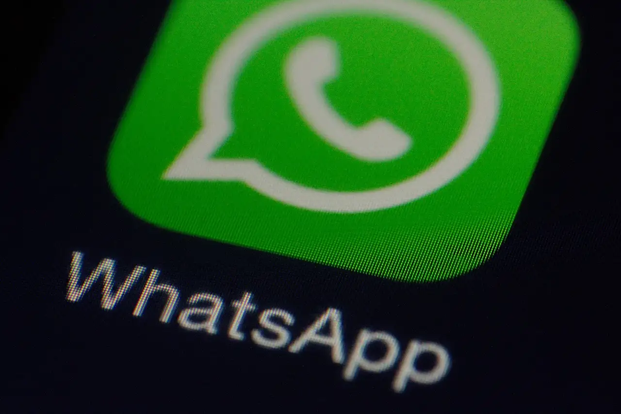 Jak Skype i WhatsApp wpłynęły na telefonowanie?
