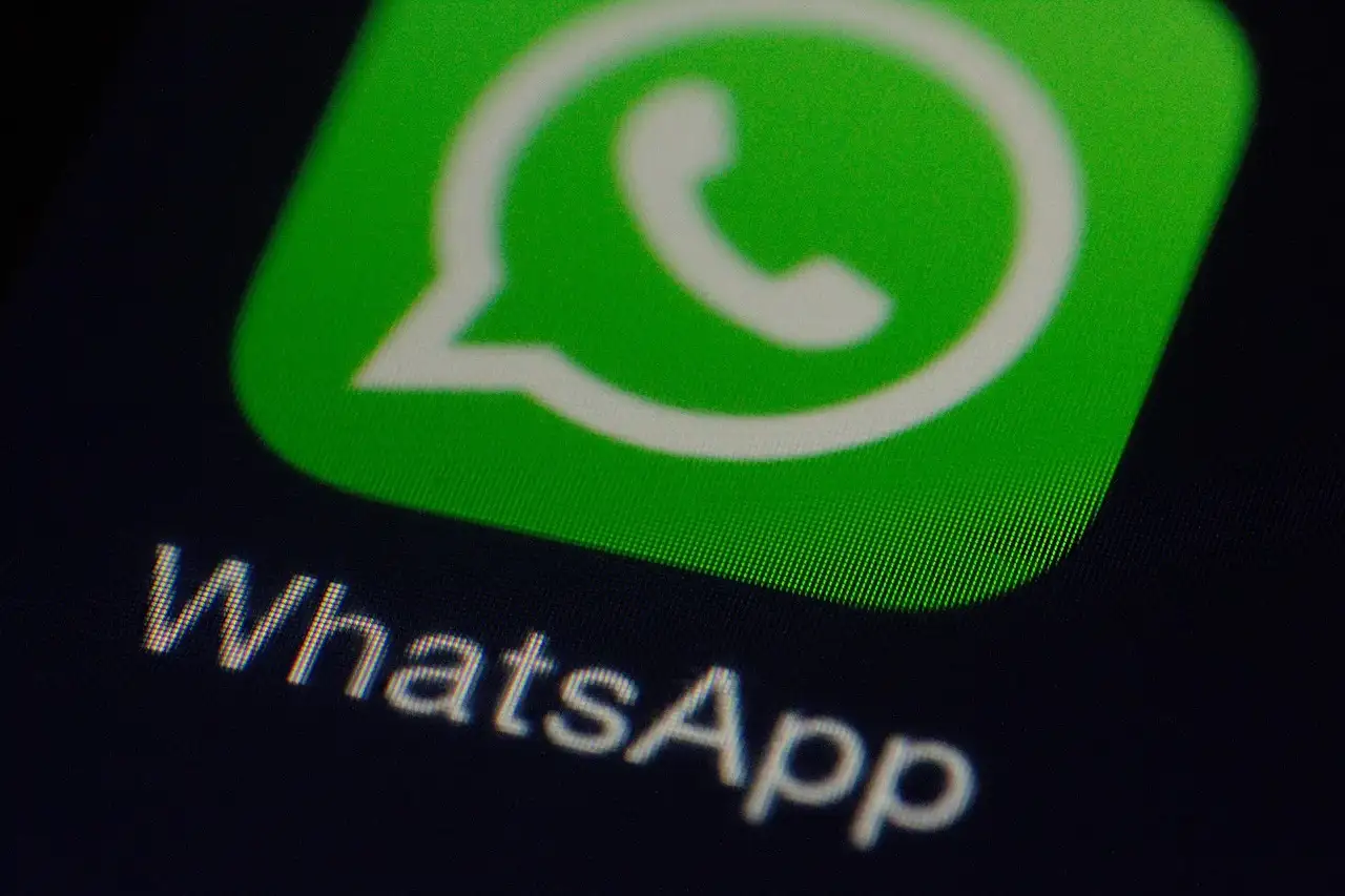 Czy aktualnie są problemy z działaniem WhatsApp?