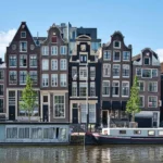 Jak długo trwa podróż z Amsterdamu do Splitu autobusem lub pociągiem?