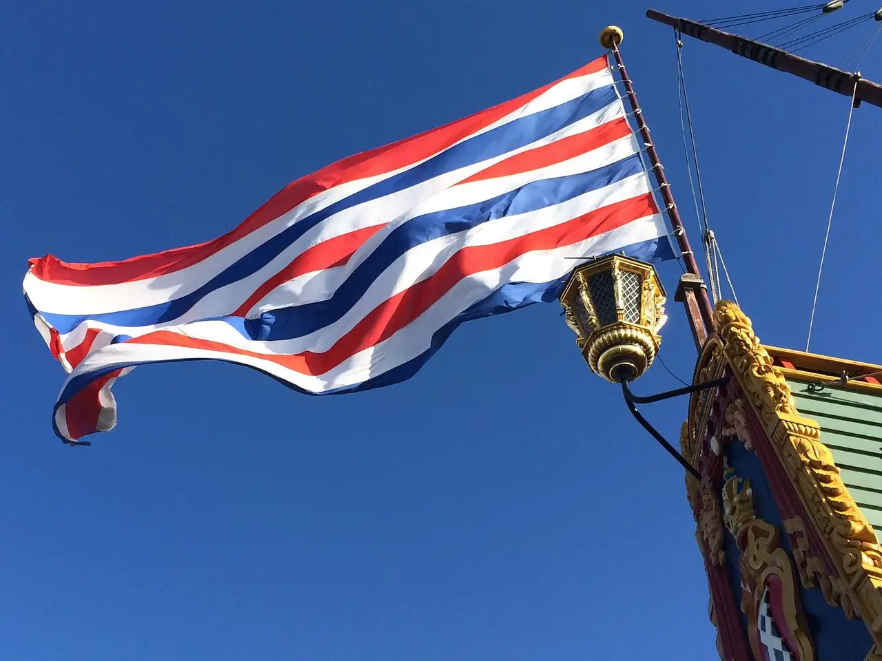 Jaki wpływ miało VOC na rozwój Ambon?
