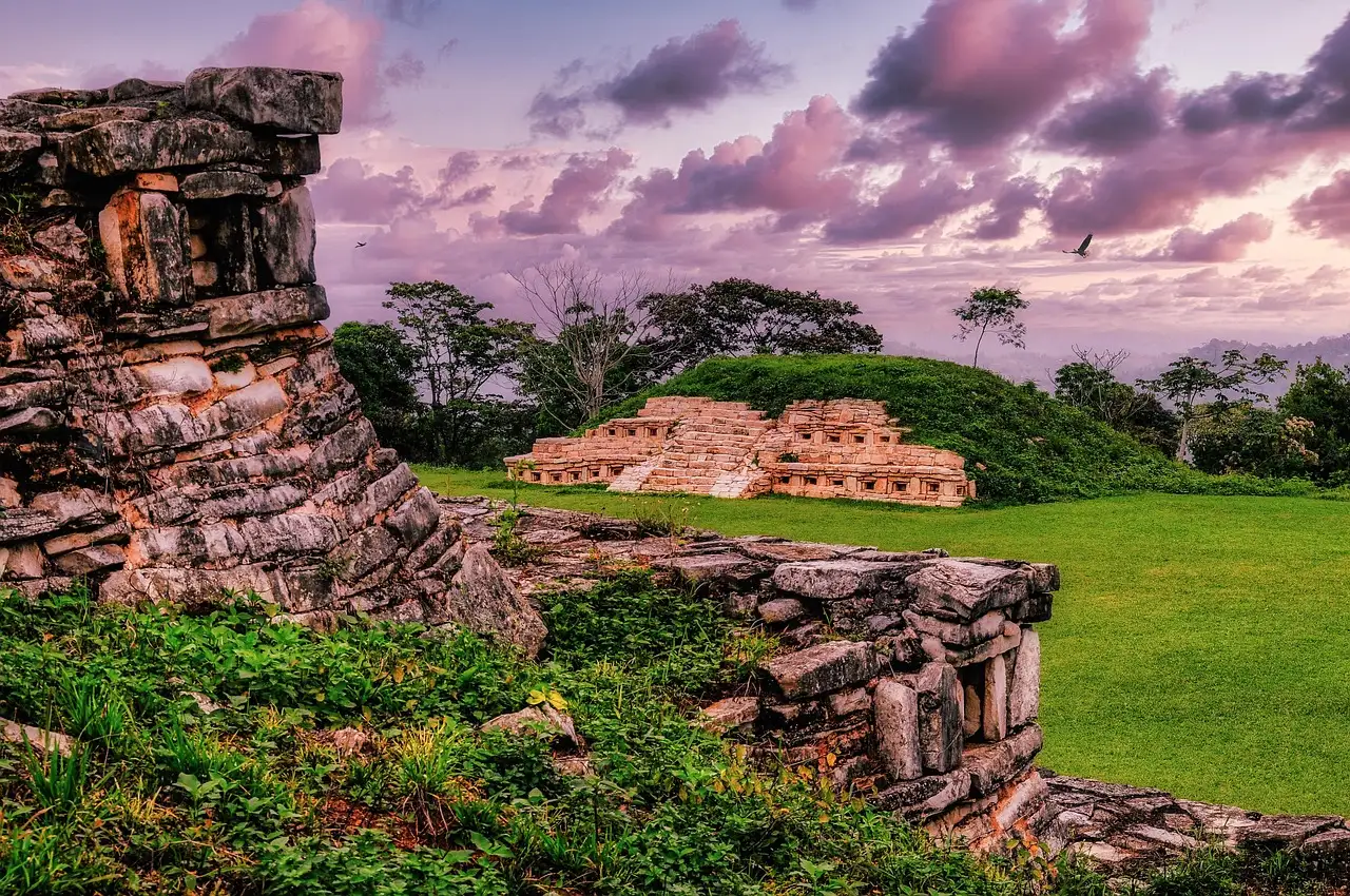 Jak Majowie konstruowali swoje boiska do gry w piłkę?