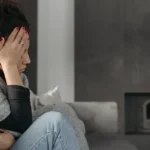 Jakie są objawy kryzysu tożsamości? Sprawdź!