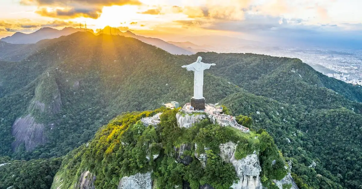 Która góra w Rio de Janeiro ma słynną statuę Chrystusa?